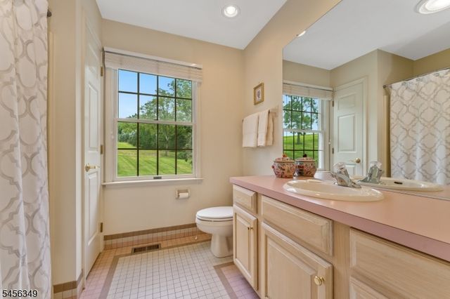 219 Sandy Ridge Mount Airy, Delaware Twp., NJ 08559