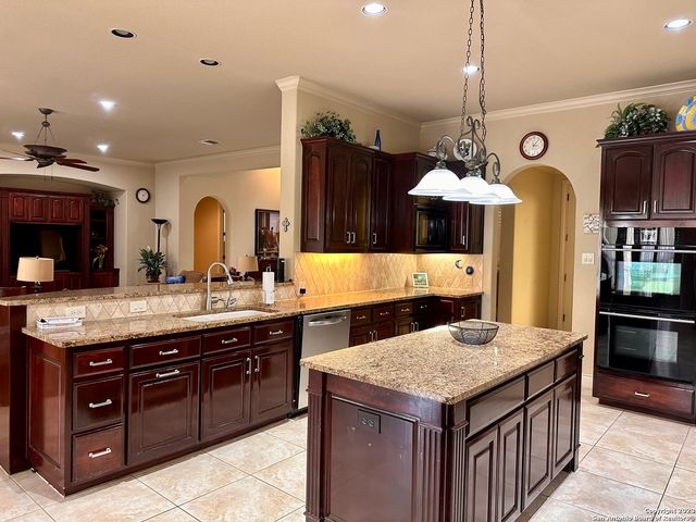 402 Cameron, San Antonio, TX 78258