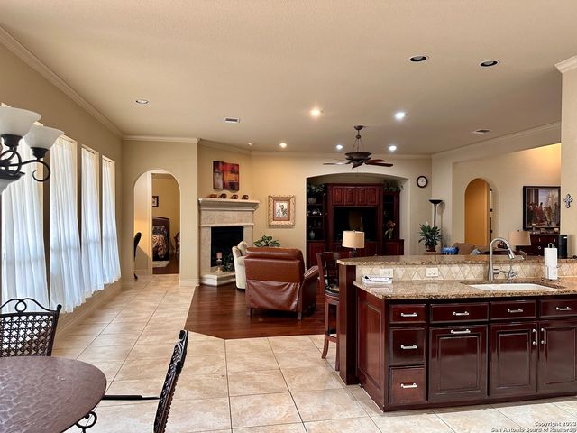 402 Cameron, San Antonio, TX 78258