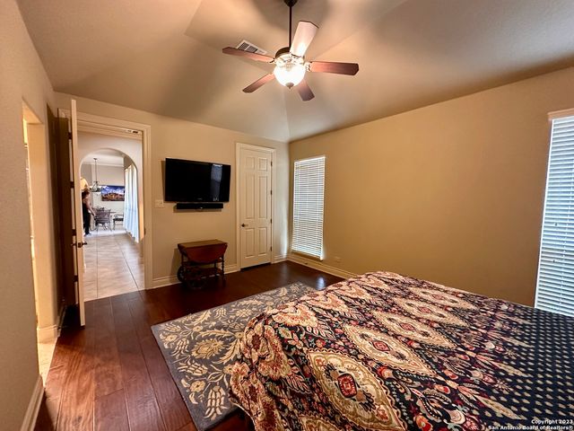 402 Cameron, San Antonio, TX 78258