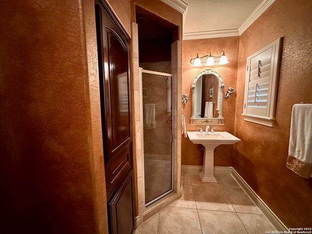 402 Cameron, San Antonio, TX 78258