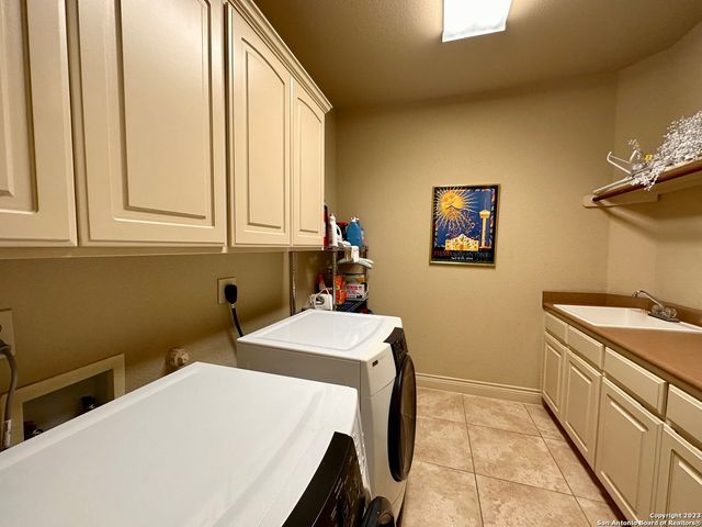 402 Cameron, San Antonio, TX 78258