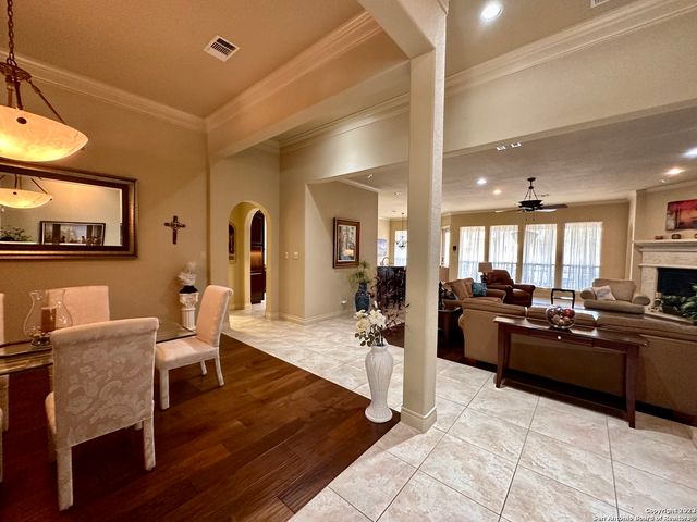 402 Cameron, San Antonio, TX 78258