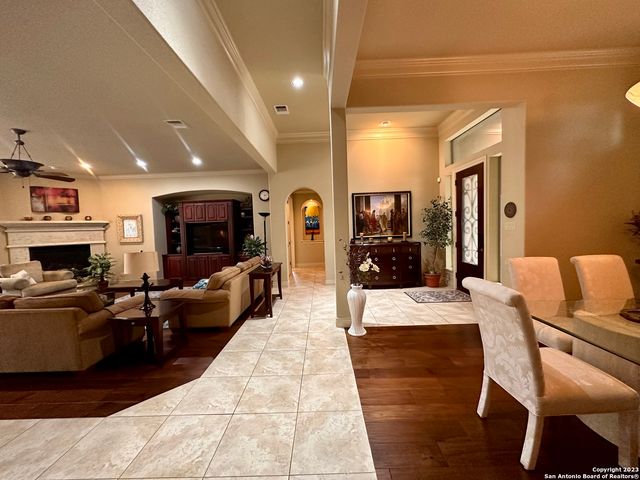 402 Cameron, San Antonio, TX 78258