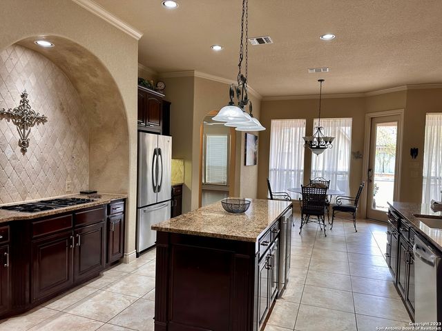 402 Cameron, San Antonio, TX 78258