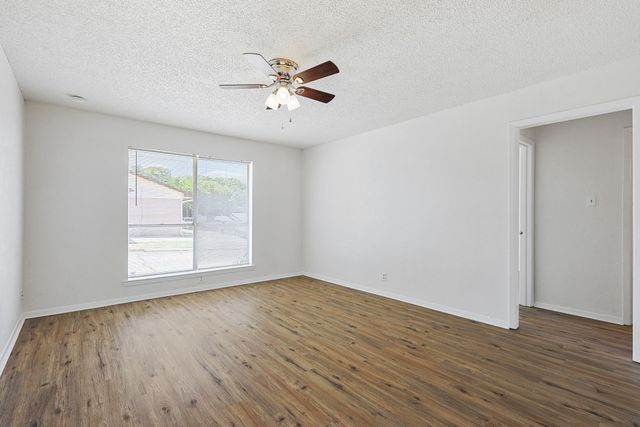 2637 W Randol Mill Road 2639-D, Arlington, TX 76012