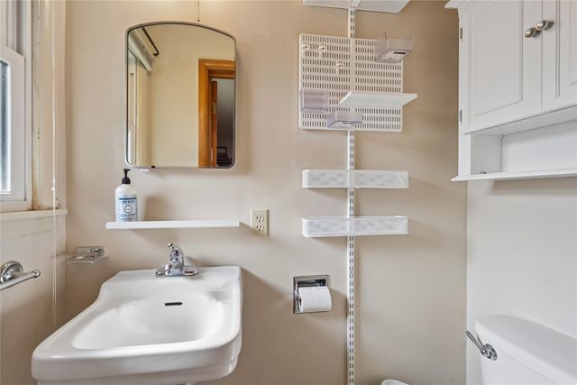 1705 Hillside Street, West Des Moines, IA 50265
