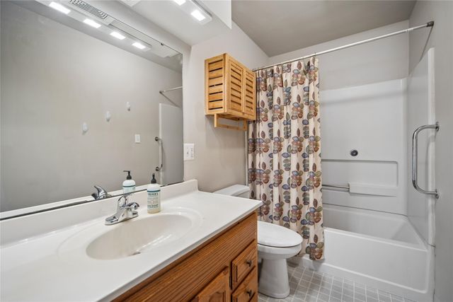 1705 Hillside Street, West Des Moines, IA 50265