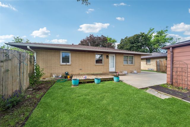 1705 Hillside Street, West Des Moines, IA 50265