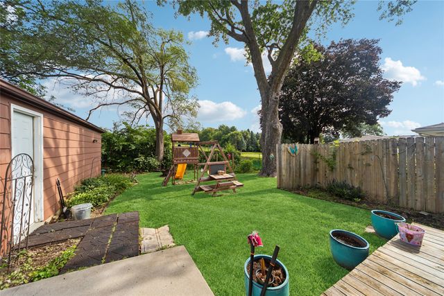 1705 Hillside Street, West Des Moines, IA 50265