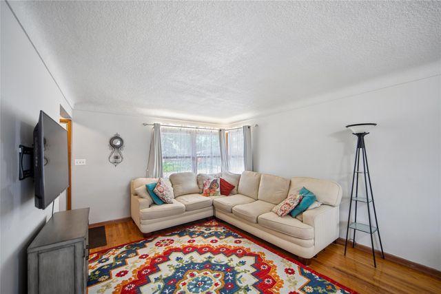 1705 Hillside Street, West Des Moines, IA 50265