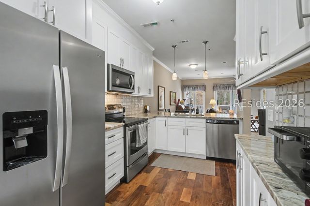 10 Yacht Cove Dr Apt 204, Hilton Head Island, SC 29928