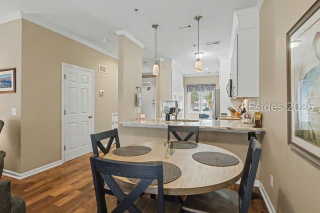 10 Yacht Cove Dr Apt 204, Hilton Head Island, SC 29928