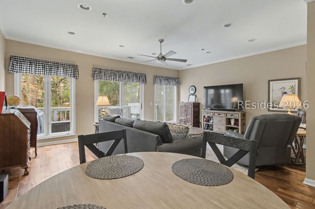 10 Yacht Cove Dr Apt 204, Hilton Head Island, SC 29928
