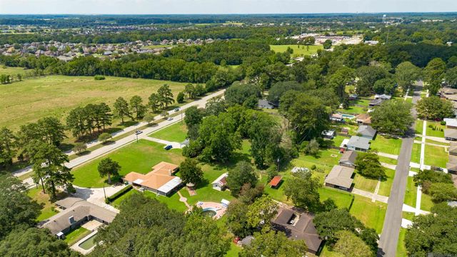 2963 Church St, Zachary, LA 70791