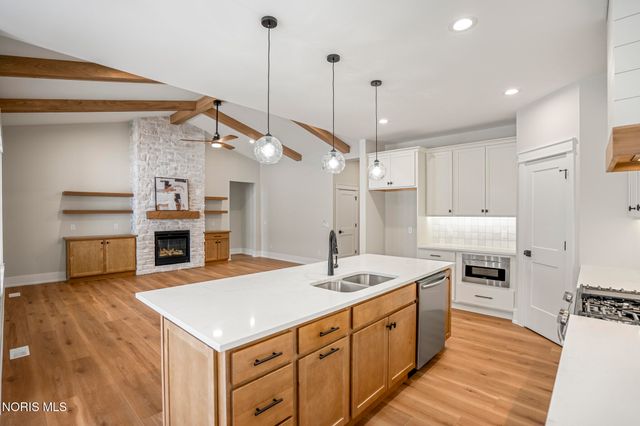 9233 Summer Song Lane, Sylvania, OH 43560