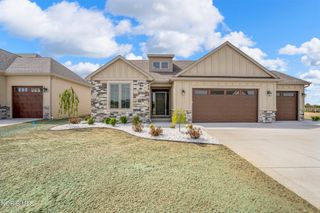9233 Summer Song Lane, Sylvania, OH 43560