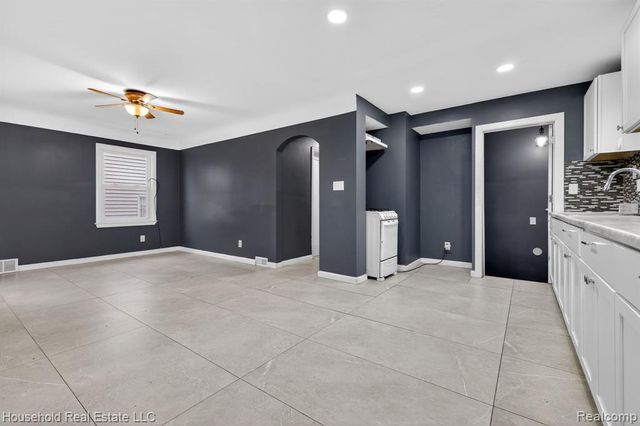 19427 Rosemont Avenue, Detroit, MI 48219