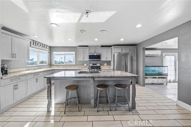 530 Park, Perris, CA 92570