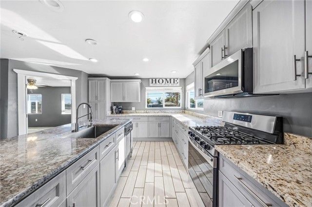 530 Park, Perris, CA 92570