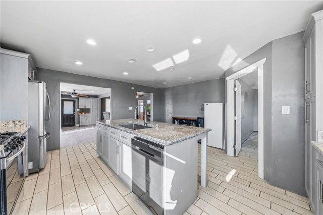 530 Park, Perris, CA 92570