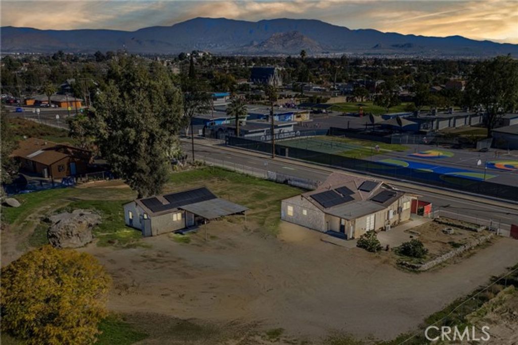 530 Park, Perris, CA 92570