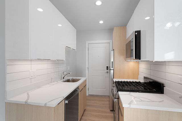 1631 W Chase Avenue 2H, Chicago, IL 60626