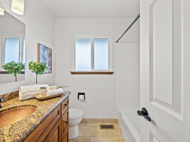 3329 Se HILLYARD Rd, Gresham, OR 97080
