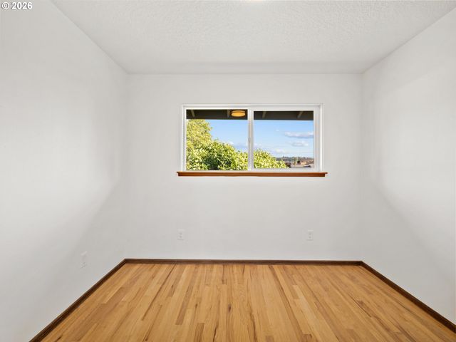 3329 Se HILLYARD Rd, Gresham, OR 97080