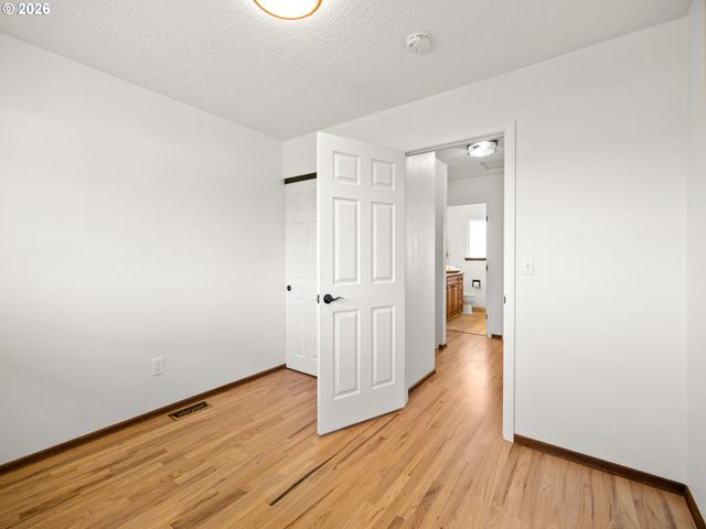 3329 Se HILLYARD Rd, Gresham, OR 97080