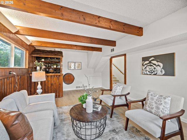 3329 Se HILLYARD Rd, Gresham, OR 97080