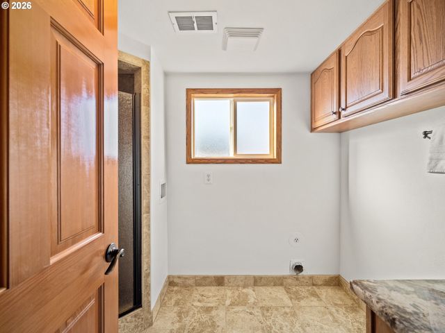 3329 Se HILLYARD Rd, Gresham, OR 97080