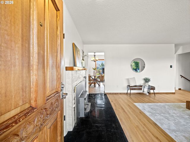 3329 Se HILLYARD Rd, Gresham, OR 97080
