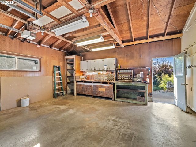 3329 Se HILLYARD Rd, Gresham, OR 97080