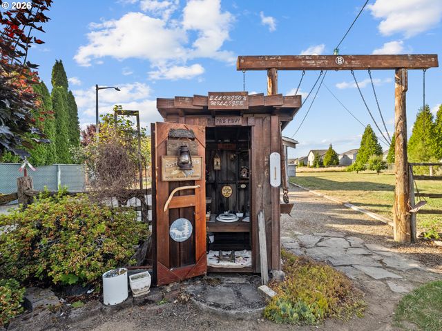 3329 Se HILLYARD Rd, Gresham, OR 97080