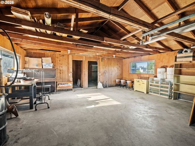 3329 Se HILLYARD Rd, Gresham, OR 97080