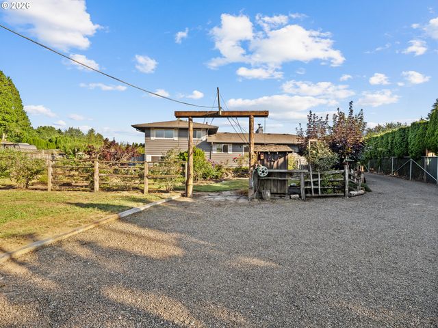 3329 Se HILLYARD Rd, Gresham, OR 97080