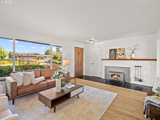 3329 Se HILLYARD Rd, Gresham, OR 97080