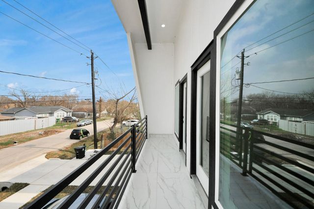 3524 Rebecca Street, Houston, TX 77021