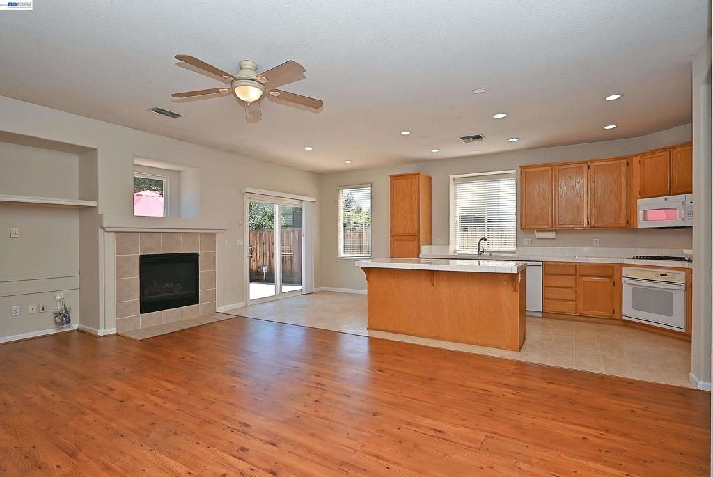 Image 18 of property listing at 2245 Sabrina Way, Tracy, CA 95377