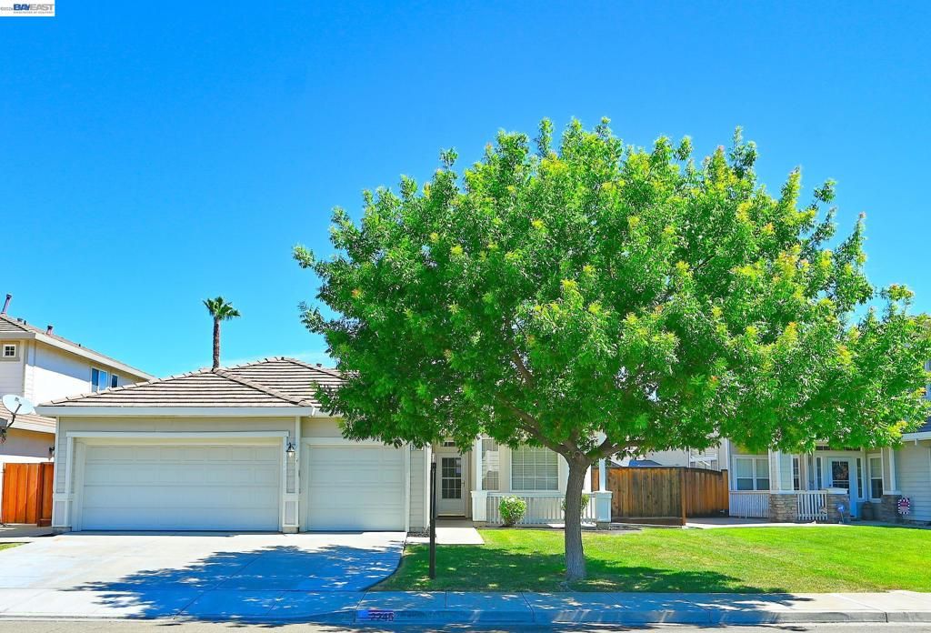 Image 2 of property listing at 2245 Sabrina Way, Tracy, CA 95377