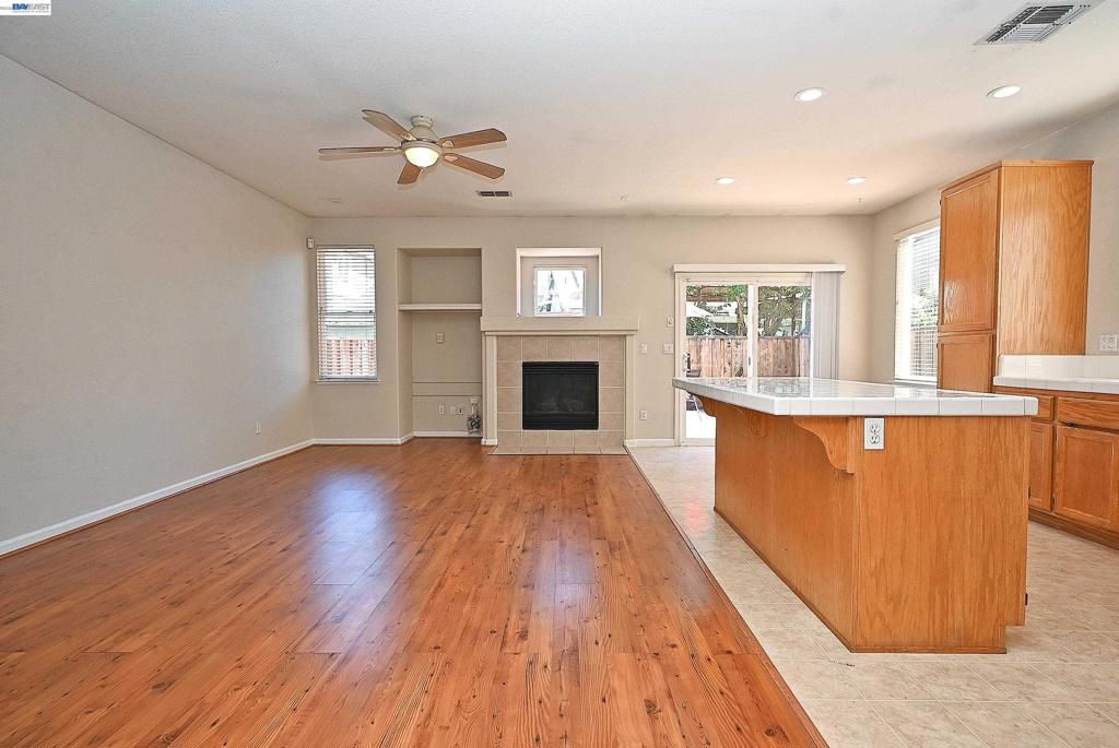 Image 20 of property listing at 2245 Sabrina Way, Tracy, CA 95377