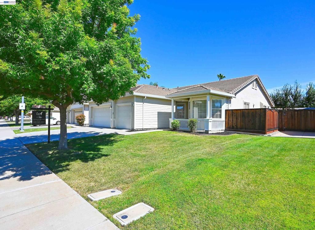 Image 3 of property listing at 2245 Sabrina Way, Tracy, CA 95377