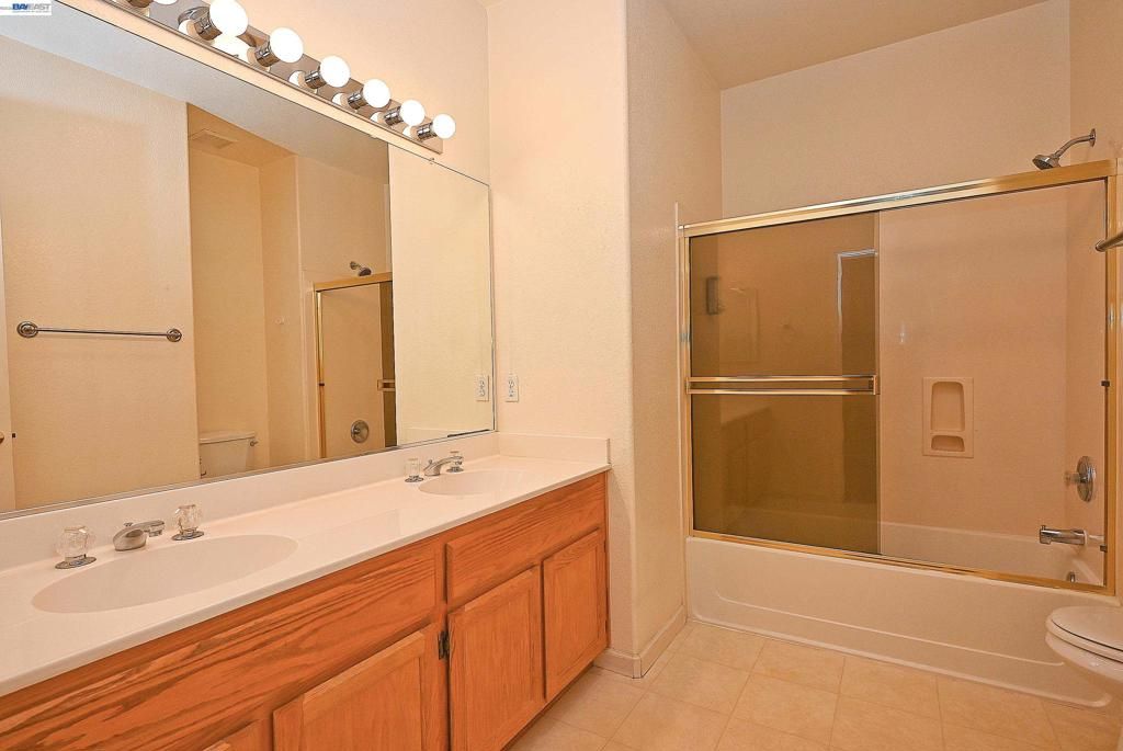 Image 32 of property listing at 2245 Sabrina Way, Tracy, CA 95377