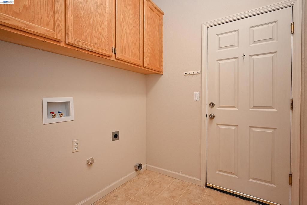 Image 40 of property listing at 2245 Sabrina Way, Tracy, CA 95377