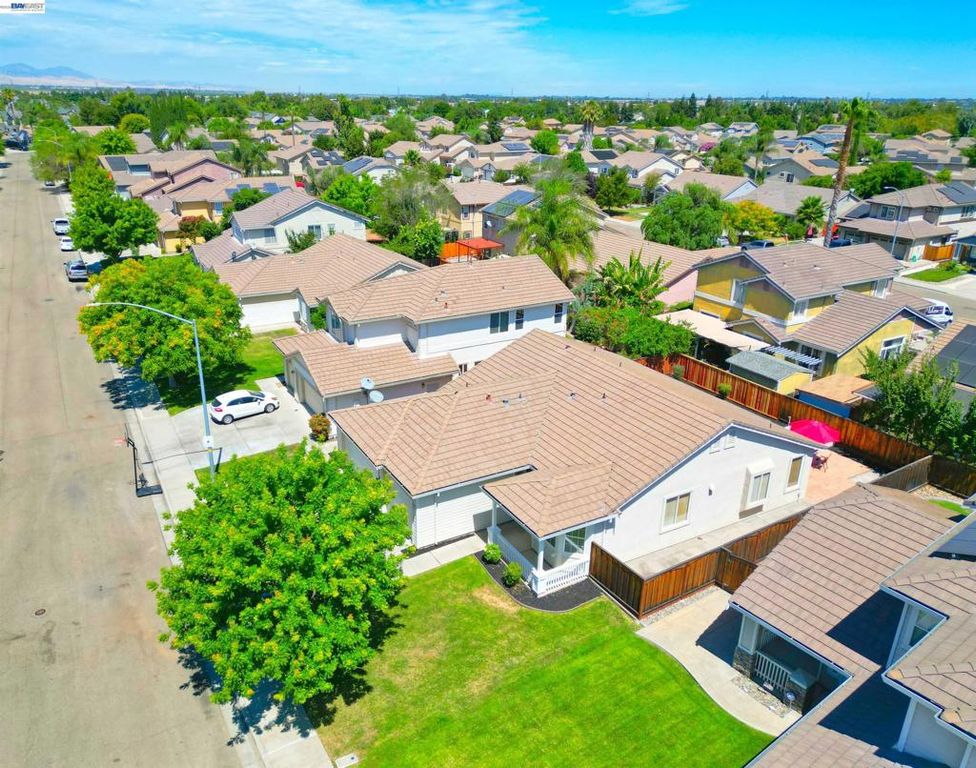 Image 48 of property listing at 2245 Sabrina Way, Tracy, CA 95377