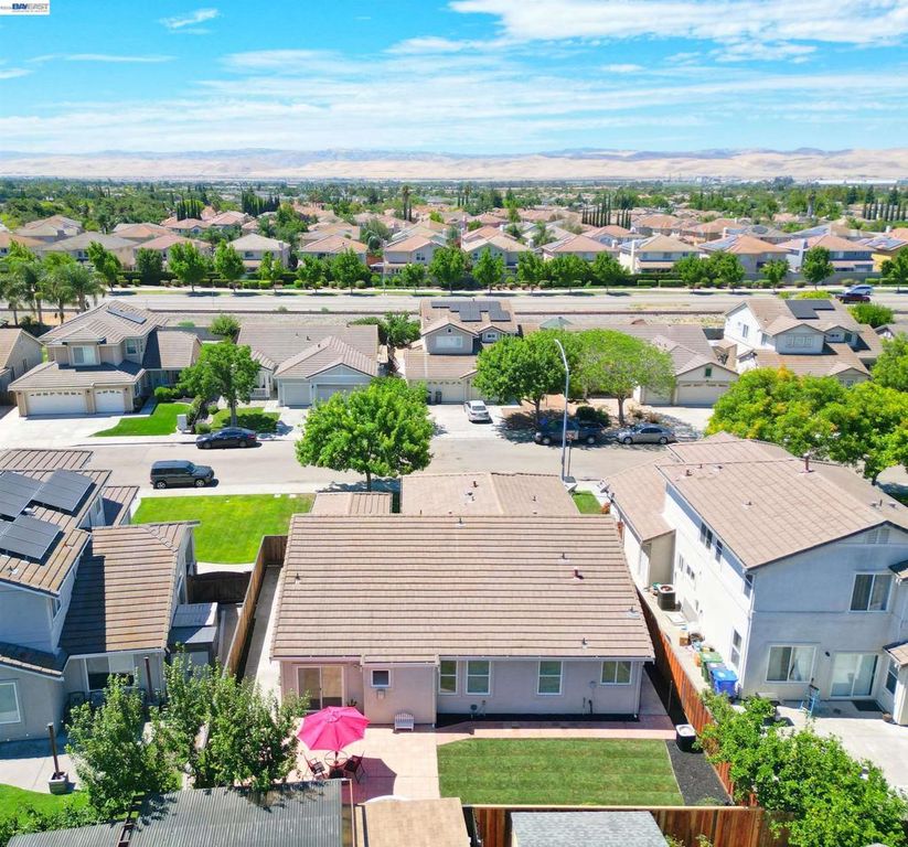 Image 51 of property listing at 2245 Sabrina Way, Tracy, CA 95377