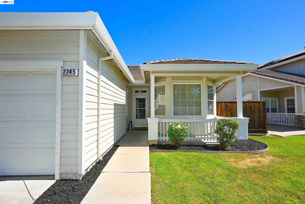Image 8 of property listing at 2245 Sabrina Way, Tracy, CA 95377
