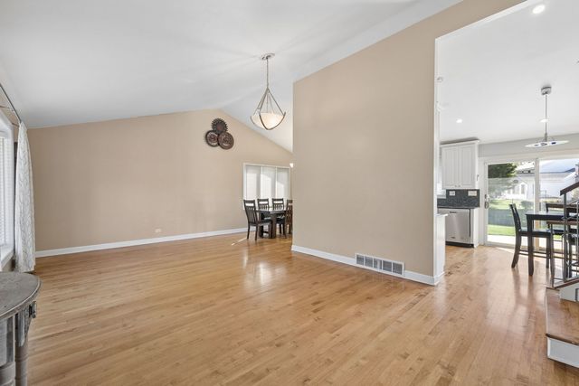 1613 Alamance Place, Downers Grove, IL 60516