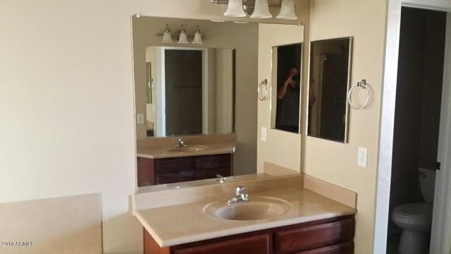 6621 W Shaw Butte Drive, Glendale, AZ 85304